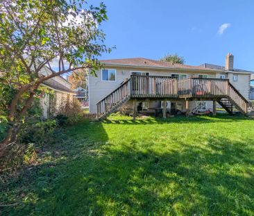 208 A Ontario Street — 5 Bedroom - Photo 3