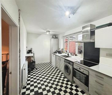 2 bedroom semi-detached house to rent - Photo 5