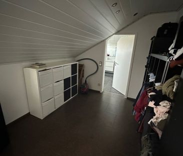 Besondere Gelegenheit! Obergeschosswohnung mit viel Platz - Photo 5