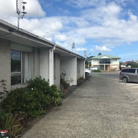 Tidy 1 Bedroom - Photo 3