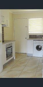 Airconditioned Unit in Dysart - Photo 3
