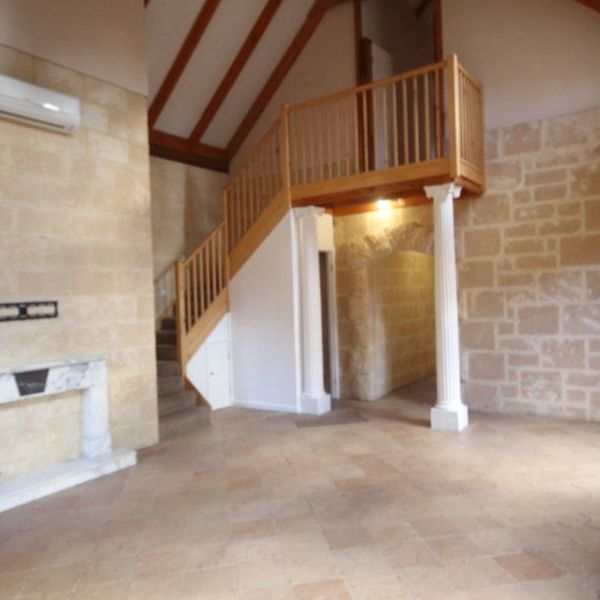 UNIQUE 5X1 HOME IN LOVELY ACSOT ESTATE - Photo 1