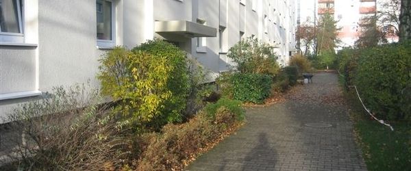 3 Zimmer, Küche, Bad, Dusche, Loggia, 2.OG rechts - Photo 1