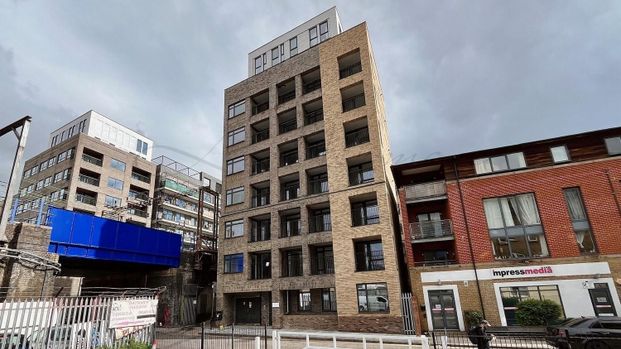 Caroline Street, Limehouse, E1 - Photo 1