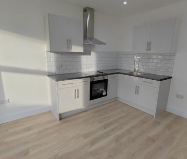 2 bedroom maisonette to rent - Photo 2