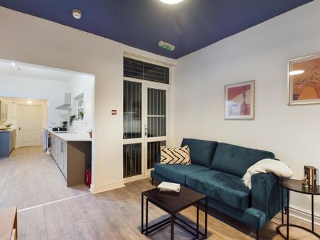 6 bedroom house to rent - Photo 2