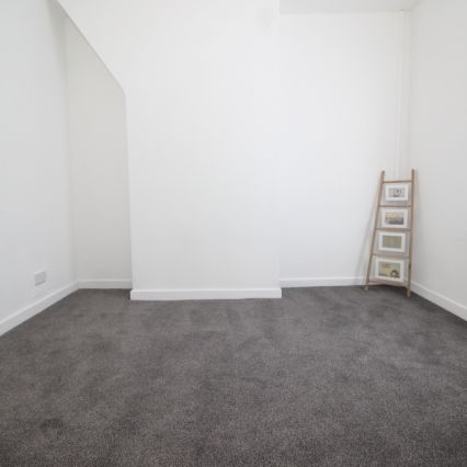 2 Bedroom Terraced House - Photo 1