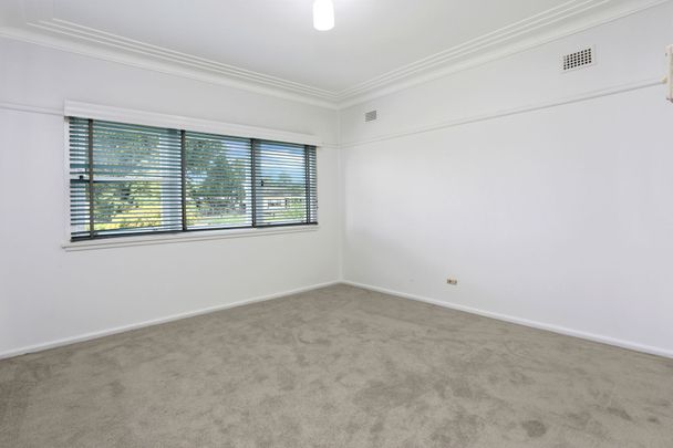 Renovated Two Bedroom Home! - Photo 1