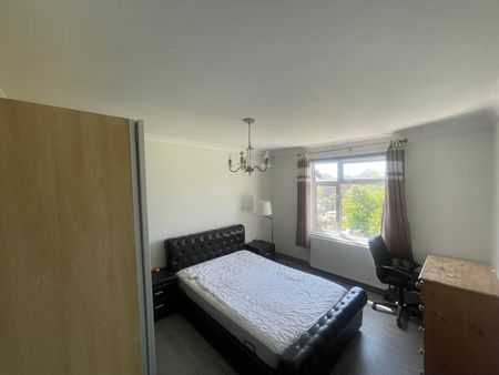 Room in a Shared House, Langhorn Road, SO16 - Photo 5