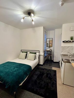 Studio to rent - Photo 1