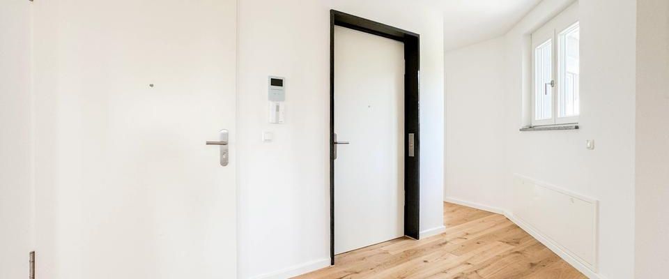 Gut geschnittene Dachgeschosswohnung mit Aufzug und Seeblick in Tutzing - Photo 1