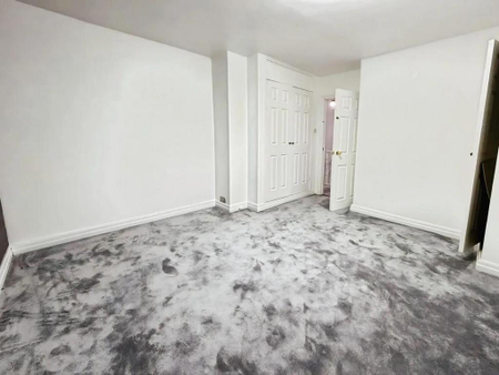 4 bedroom terraced house to rent - Photo 5