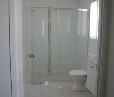 PET FRIENDLY! NEAR NORTH LAKES! - Photo 5