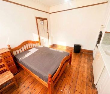 1 bedroom house of multiple occupation to rent - Photo 2