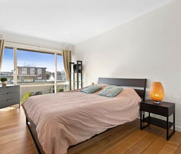 Beachside Bliss in the Heart of Elwood - Photo 5