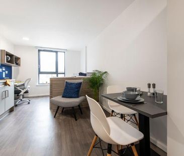 Studio Gold - Photo 6