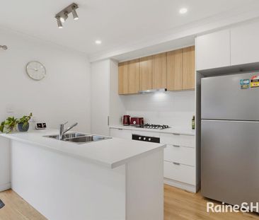 Modern, Low-Maintenance Living In A Convenient Location - Photo 6