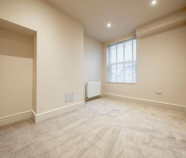 4 bedroom terraced house to rent - Photo 3