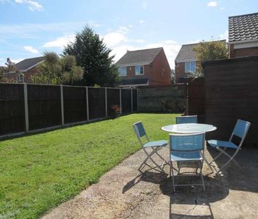 Bedroom Detached House In Ensbury, BH10 - Photo 2