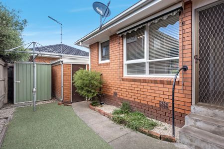 For inspection details please contact: Adriana McDonald amcdonald@hodges.com.au or 9598 1111 - Photo 5