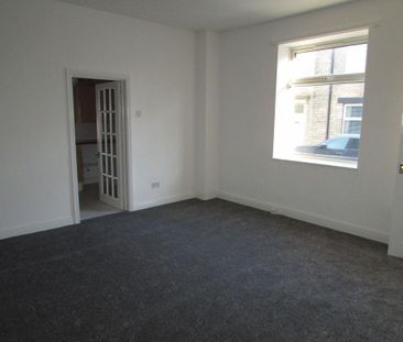 3 bedroom end of terrace house to rent - Photo 1