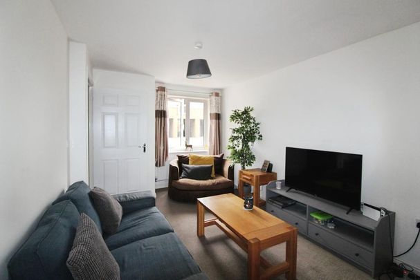 2 bedroom end of terrace house to rent - Photo 1