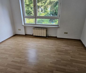 Gut geschnittene Wohnung mit ca. 86 m² Wohnfläche, 4 Zimmern und Ba... - Photo 3