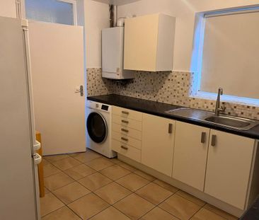 3 bedroom flat to rent - Photo 6