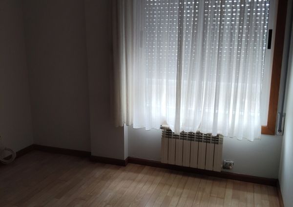 Apartamento T1 para Arrendamento no Porto com Garagem e Arrumos