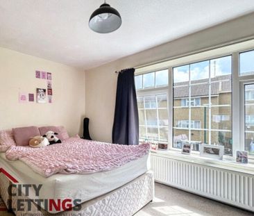 3 Bedroom End Terraced House - Photo 5