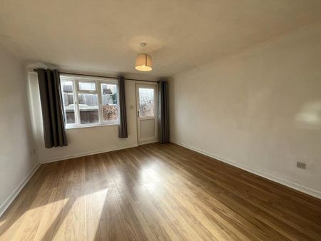 2 bedroom end of terrace house to rent - Photo 5