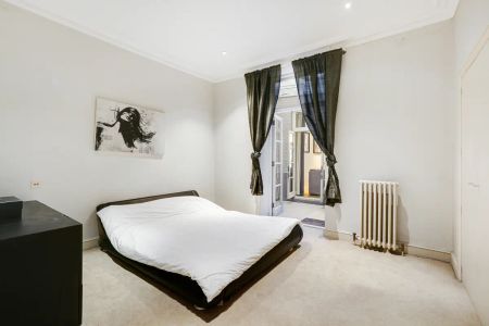 2 bedroom flat in Chelsea - Photo 5