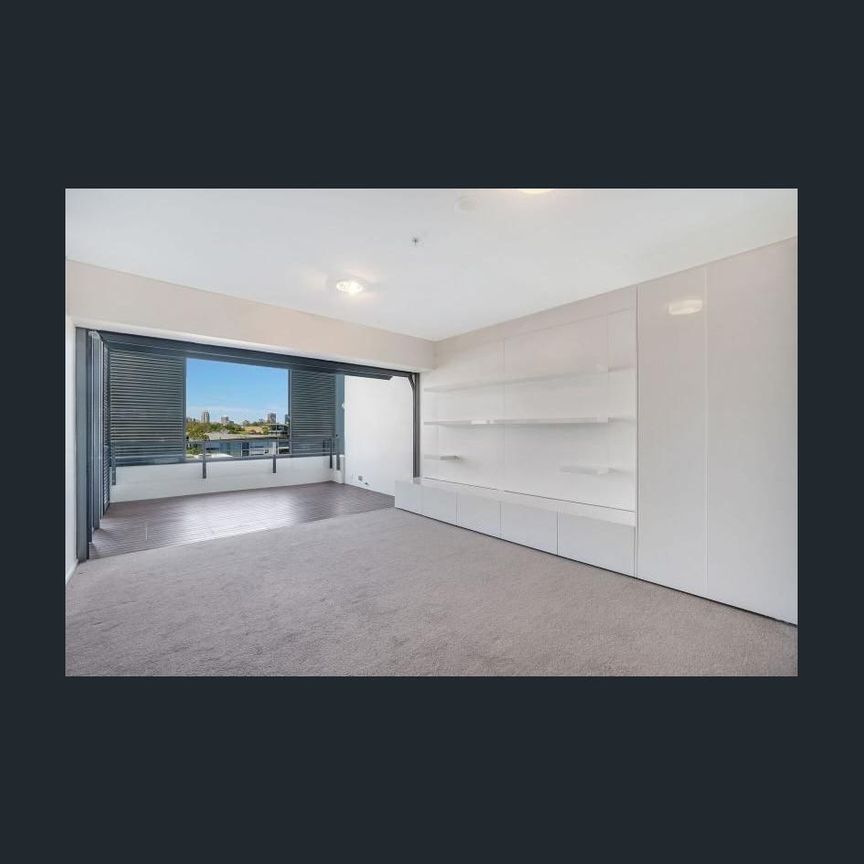 Stunning City Skyline Views - Photo 1