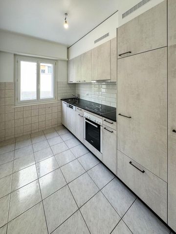 Appartement de 3 pièces au rez-de-chaussée dans un quartier verdoyant - Photo 2