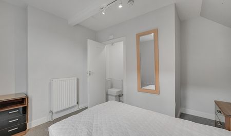 Modern 5-Bed Ensuite Student House Near Hallam University - Photo 5
