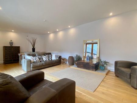 4 bedroom apartment to rent - Photo 2