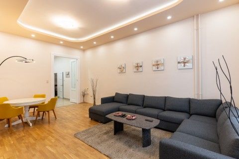 Zoltán utca - Fotó 1