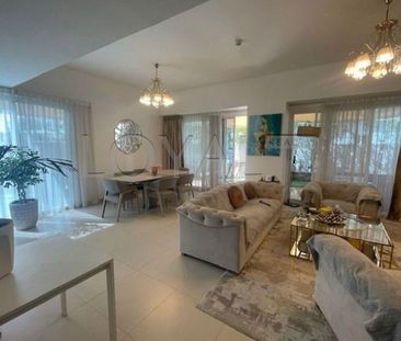 Prime Location | Spacious 3BR | Semi Detached - Photo 1