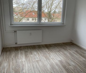 Kleine 3-Raumwohnung mit Aufzug und großem Balkon - Photo 1
