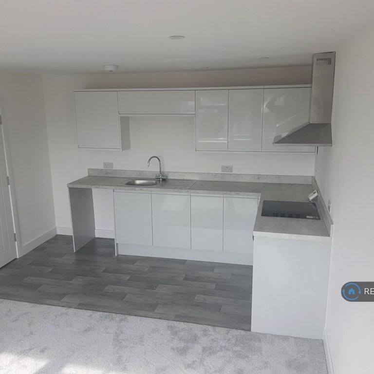 3 bedroom maisonette to rent - Photo 1