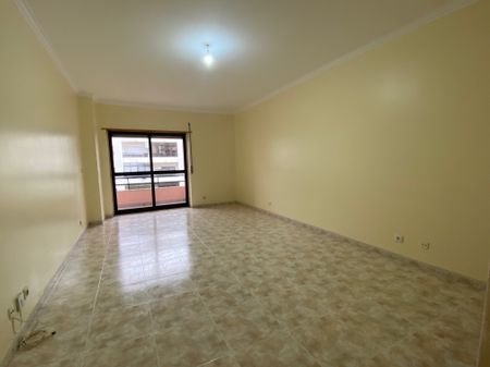 Apartamento T2 sem móveis para arrendamento na zona do Buzano, Parede. - Photo 4