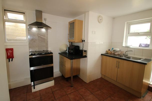 1 bedroom in a house share to rent - Photo 1