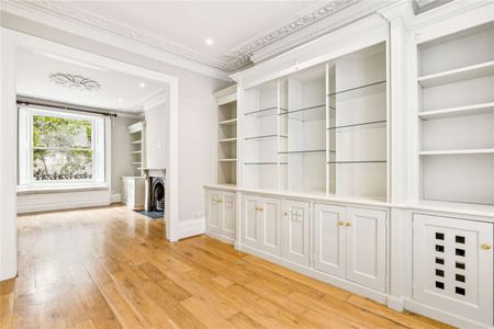 A fantastic family home on Sutherland Place with five bedrooms - Photo 4