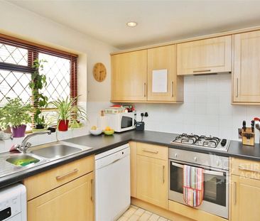 Farnham Road, Guildford, Surrey, GU2 4JN - Photo 6