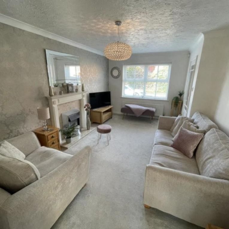 3 bedroom semi-detached house to rent - Photo 1