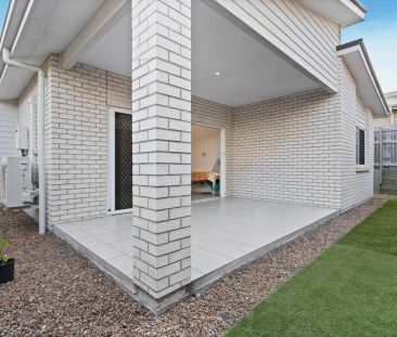 Spacious Contemporary Home - Photo 6