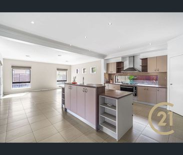 Spacious Family Home in Prime Caroline Springs Location - Photo 1