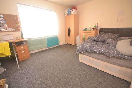 Donnington Gardens, Reading, RG1 - Photo 3