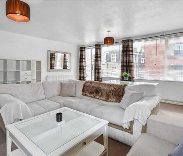 3 bedroom flat to rent - Photo 1