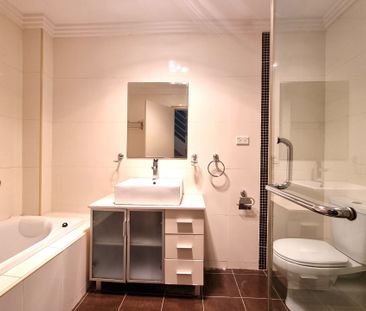 Three bedrooms Townhouse for Rent - Photo 5